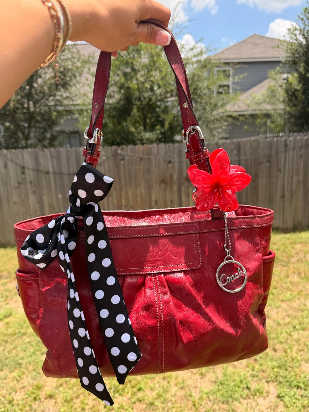 SOLD Coach East West Red Patent Leather Gallery Tote 2009 Vintage Y2K 💋 - Picture 2 of 13